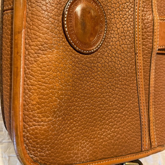 Vintage Dooney & Bourke Essex Crossbody Saddle Bag Leather Tan Brown - Picture 4 of 11